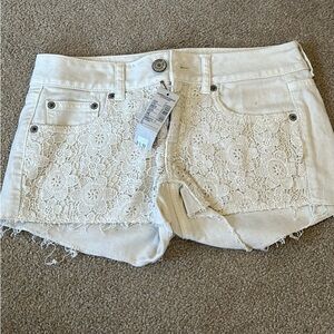 NWT cream lace American eagle short